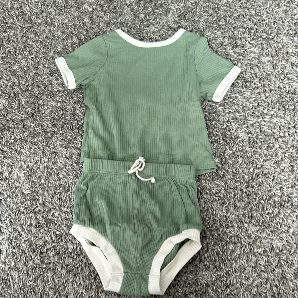 Cat and Jack matching shirt and short sleeve set in green/cream 12 months boys - Picture 1 of 4